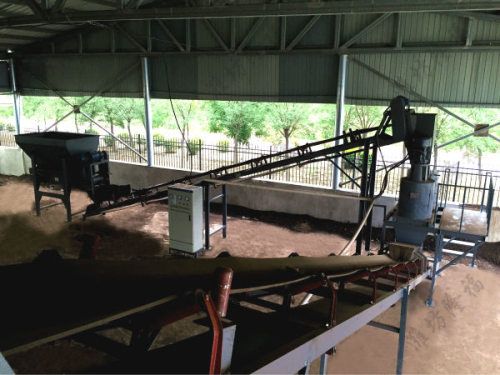 3萬噸秸稈+菇渣粉狀有機肥